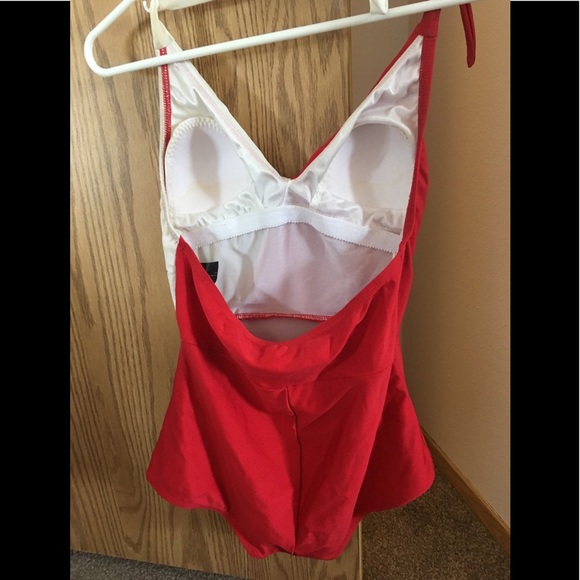 Esther Williams Retro Pinup One-Piece Swimsuit - Picture 3 of 4